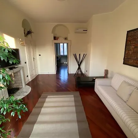 Casa Delle 5 Giornate Di * Милан